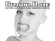 Bizarre Frau sucht Sexpartner.